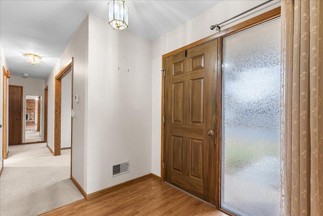 701 Tamarack DRIVE E, West Bend, WI 53095