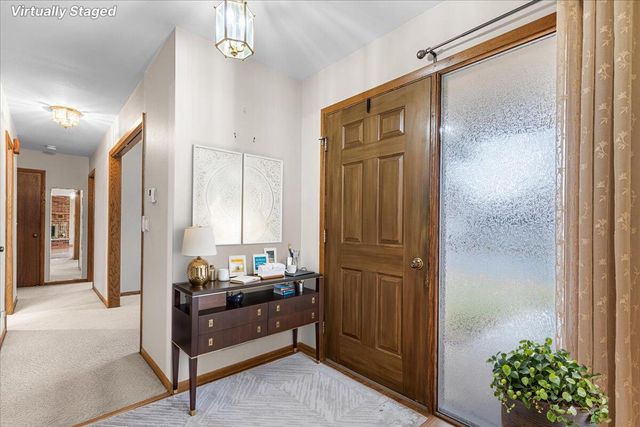 701 Tamarack DRIVE E, West Bend, WI 53095