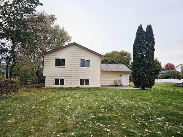 2536 131st Avenue NW, Coon Rapids, MN 55448