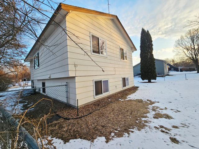 2536 131st Avenue NW, Coon Rapids, MN 55448