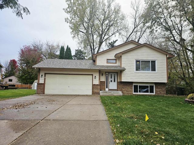 2536 131st Avenue NW, Coon Rapids, MN 55448