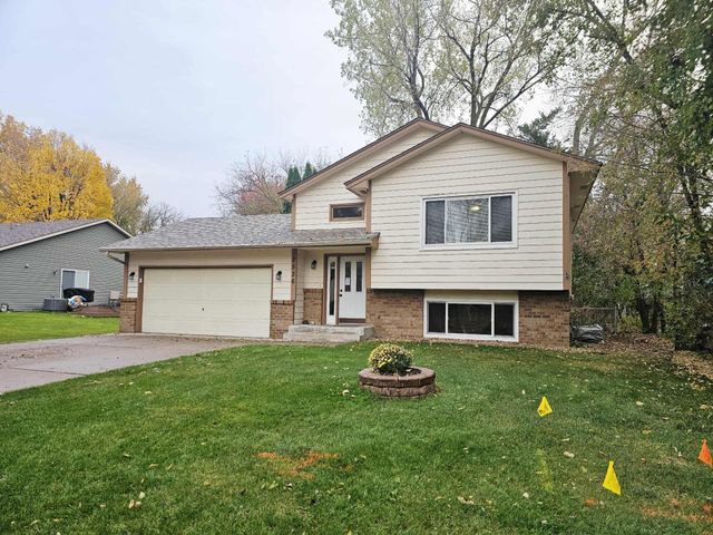 2536 131st Avenue NW, Coon Rapids, MN 55448