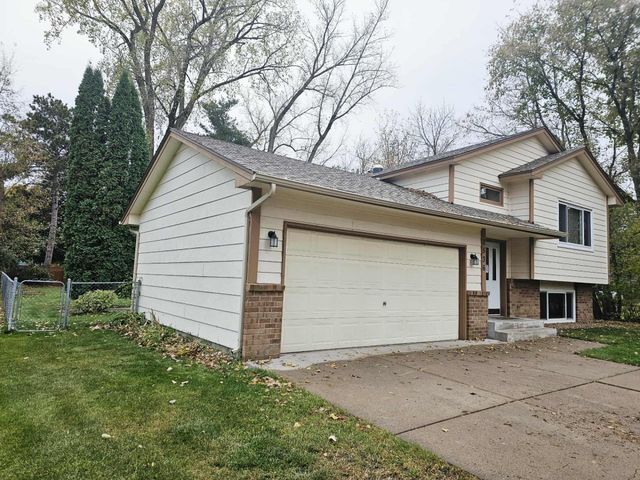 2536 131st Avenue NW, Coon Rapids, MN 55448