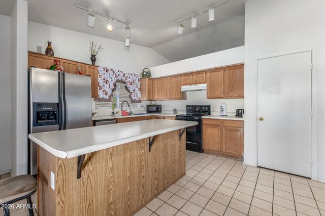 8922 W MONTE VISTA Road, Phoenix, AZ 85037