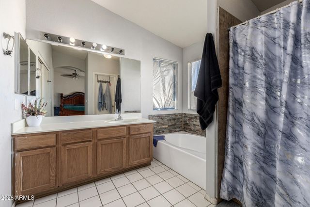 8922 W MONTE VISTA Road, Phoenix, AZ 85037