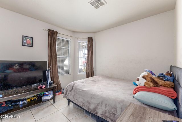 8922 W MONTE VISTA Road, Phoenix, AZ 85037