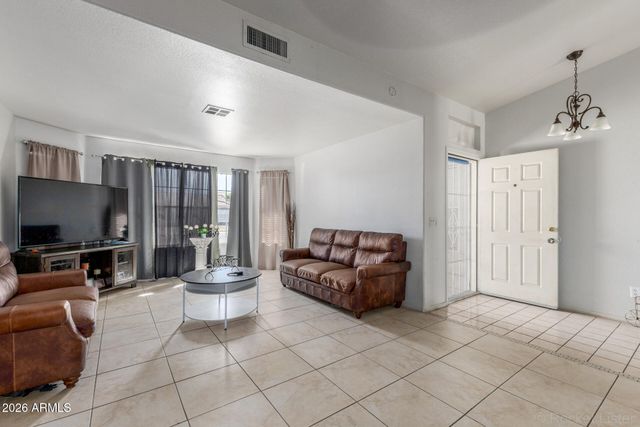 8922 W MONTE VISTA Road, Phoenix, AZ 85037