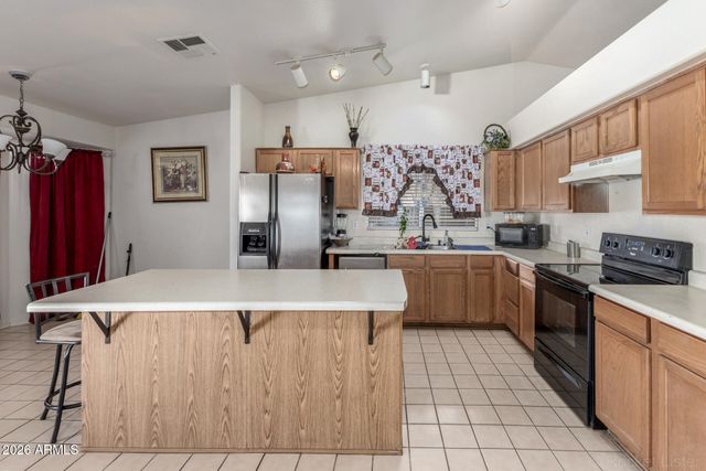 8922 W MONTE VISTA Road, Phoenix, AZ 85037