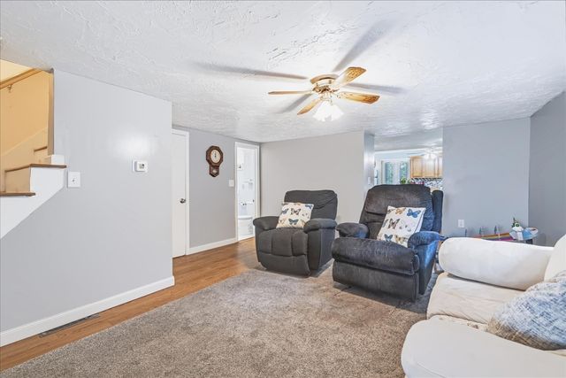 65 Neponset Heights Ave, Foxboro, MA 02035