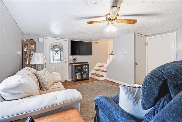 65 Neponset Heights Ave, Foxboro, MA 02035