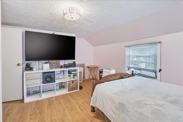 65 Neponset Heights Ave, Foxboro, MA 02035