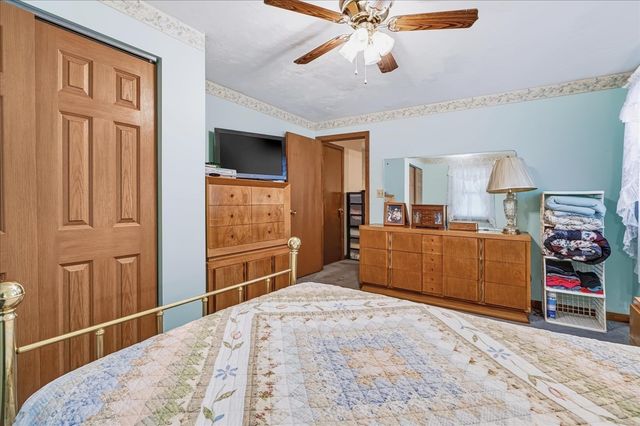 65 Neponset Heights Ave, Foxboro, MA 02035