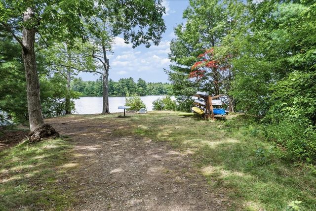 65 Neponset Heights Ave, Foxboro, MA 02035
