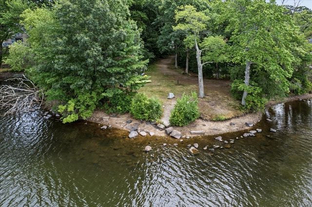 65 Neponset Heights Ave, Foxboro, MA 02035