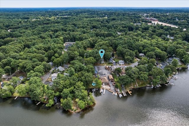 65 Neponset Heights Ave, Foxboro, MA 02035