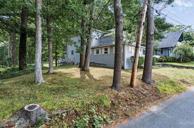 65 Neponset Heights Ave, Foxboro, MA 02035