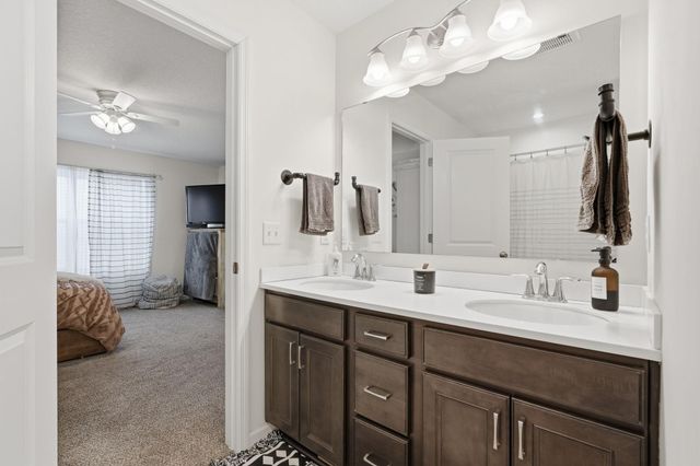 18064 Gleaming Court, Lakeville, MN 55044