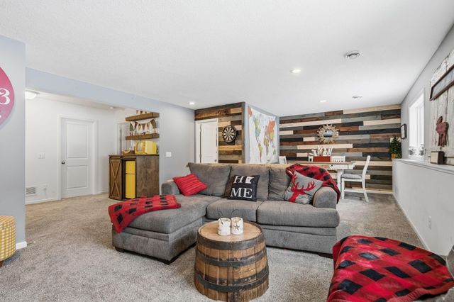 18064 Gleaming Court, Lakeville, MN 55044