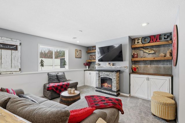 18064 Gleaming Court, Lakeville, MN 55044