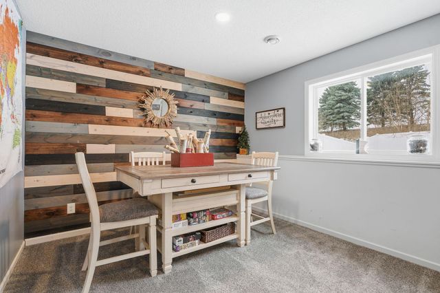 18064 Gleaming Court, Lakeville, MN 55044