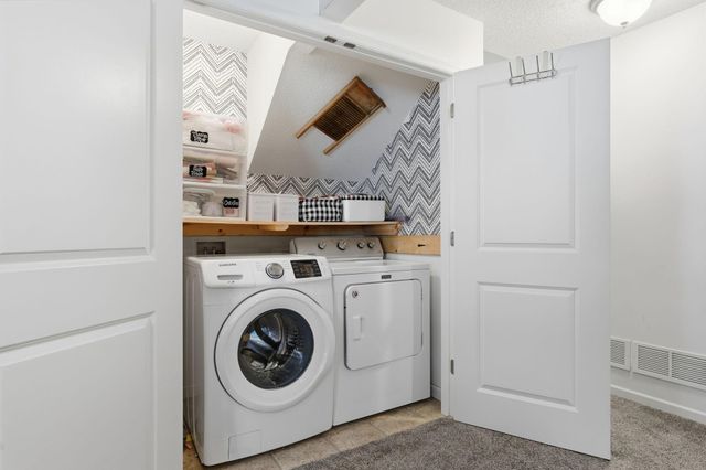 18064 Gleaming Court, Lakeville, MN 55044