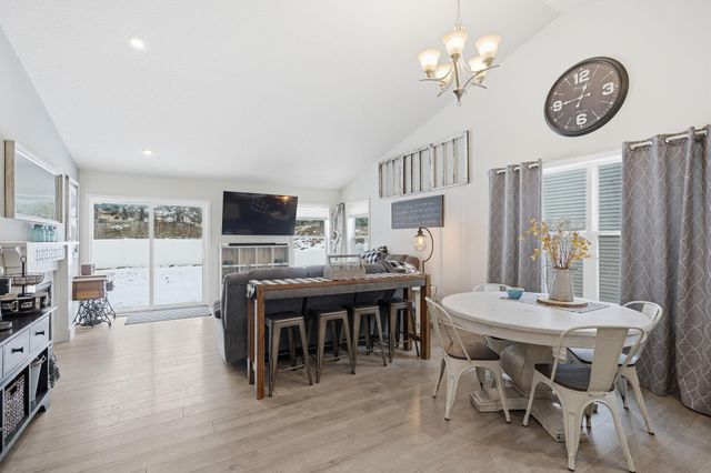 18064 Gleaming Court, Lakeville, MN 55044