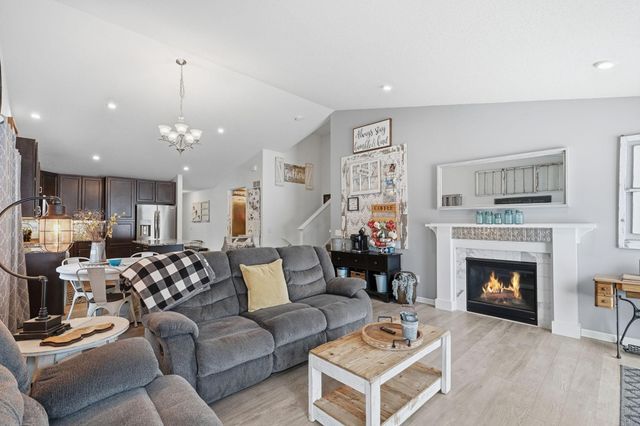 18064 Gleaming Court, Lakeville, MN 55044