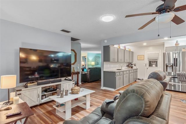 8876 SW 95TH LANE E, Ocala, FL 34481