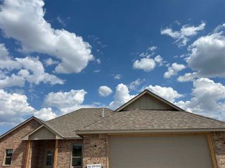 421 Sandstone Ave, Cache, OK 73527