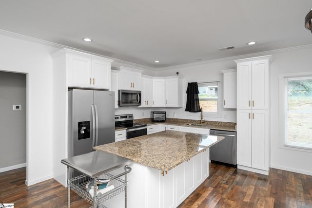 315 W Broad Street, Iva, SC 29655