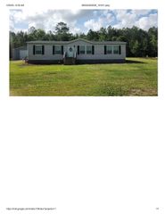 422 Moore Dr., Hemingway, SC 29554
