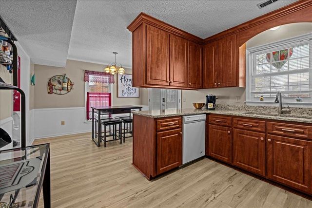 23 Long Bridge RD, Hampton, VA 23669