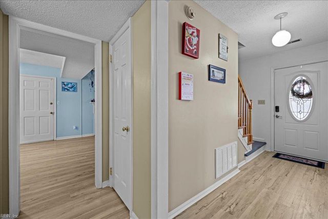 23 Long Bridge RD, Hampton, VA 23669