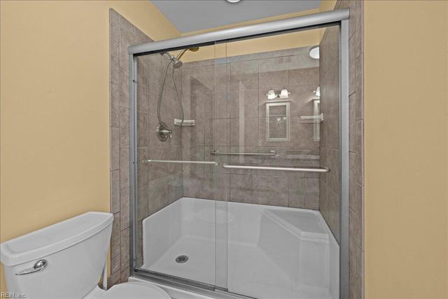 23 Long Bridge RD, Hampton, VA 23669