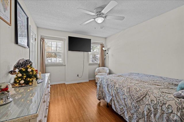 23 Long Bridge RD, Hampton, VA 23669