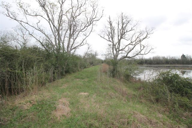 43 County Road 2355, Liberty, TX 77575