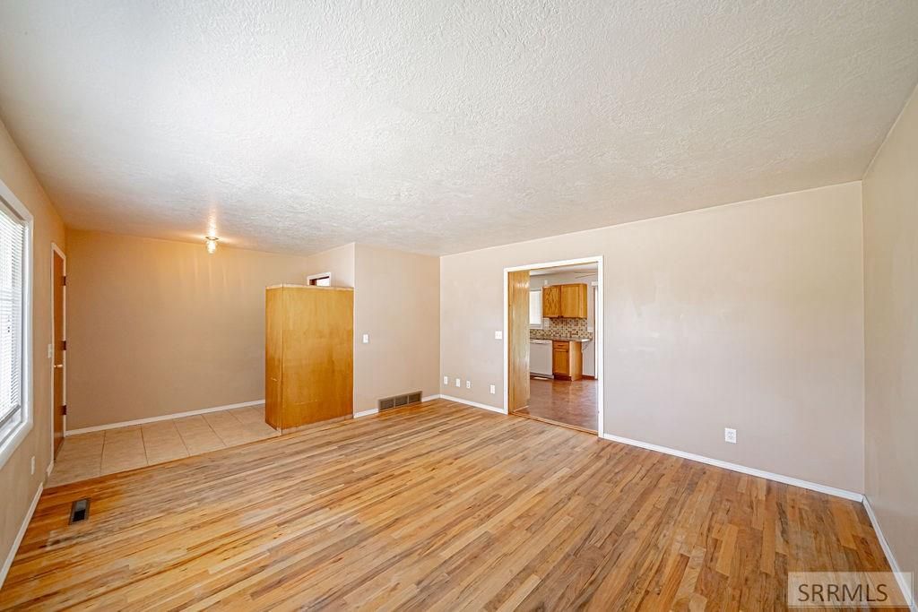 Image 10 of property listing at 1372 Fairmont Drive, Idaho Falls, ID 83404