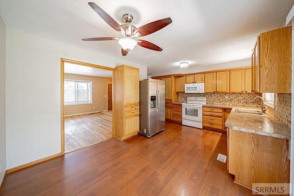 Image 9 of property listing at 1372 Fairmont Drive, Idaho Falls, ID 83404