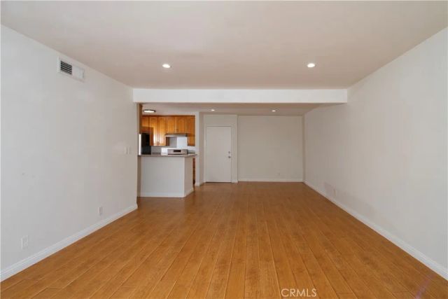 18620 Hatteras St 249, Tarzana, CA 91356
