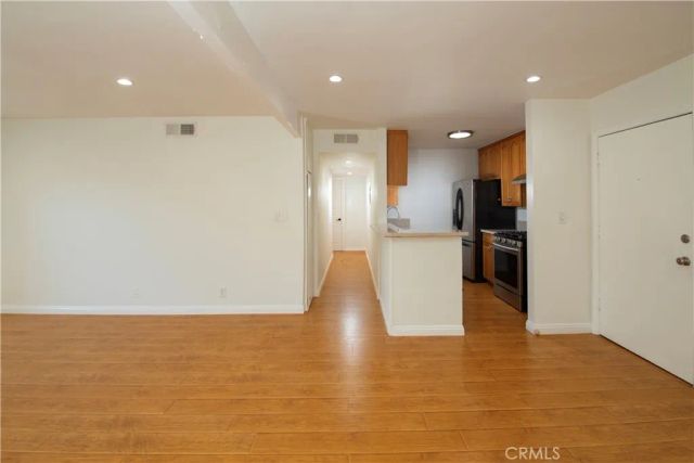 18620 Hatteras St 249, Tarzana, CA 91356
