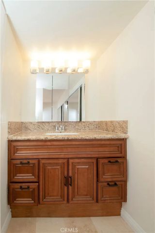 18620 Hatteras St 249, Tarzana, CA 91356