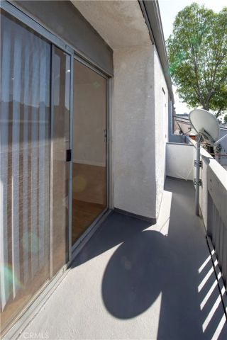 18620 Hatteras St 249, Tarzana, CA 91356