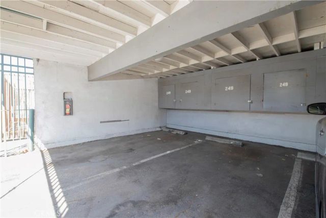 18620 Hatteras St 249, Tarzana, CA 91356