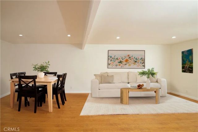 18620 Hatteras St 249, Tarzana, CA 91356