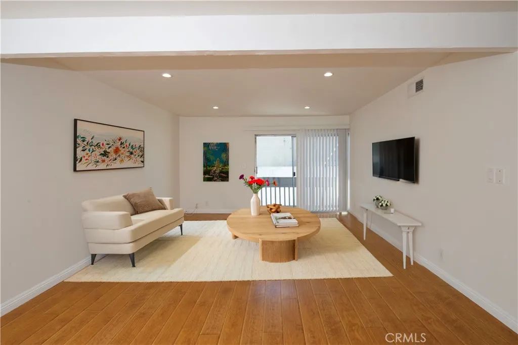 18620 Hatteras St 249, Tarzana, CA 91356
