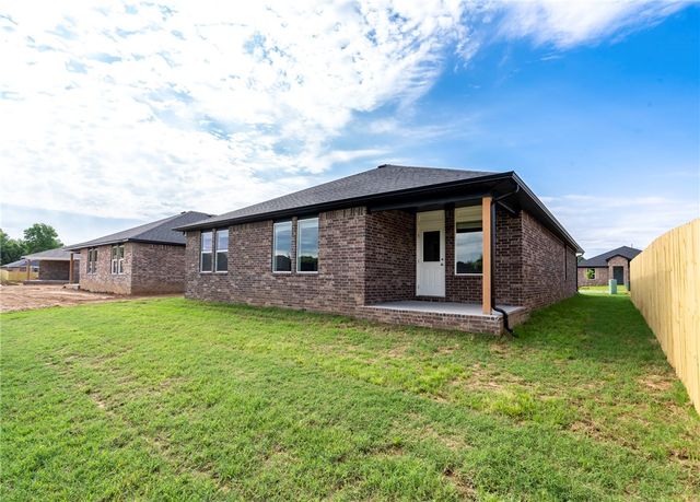 813 Heeler Avenue, Lowell, AR 72745