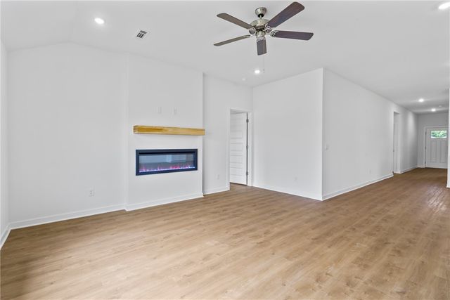 813 Heeler Avenue, Lowell, AR 72745