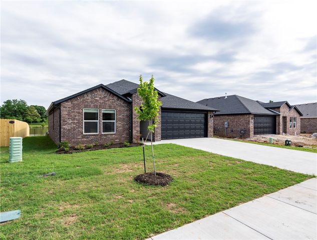 813 Heeler Avenue, Lowell, AR 72745