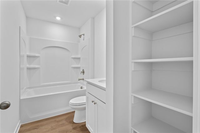 813 Heeler Avenue, Lowell, AR 72745