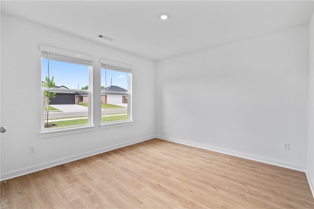 813 Heeler Avenue, Lowell, AR 72745